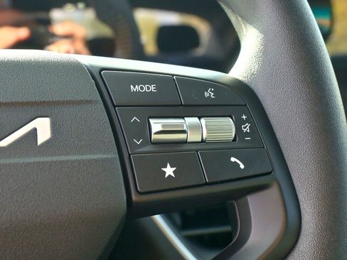 Used 2025 Kia K4 LXS FWD image 23