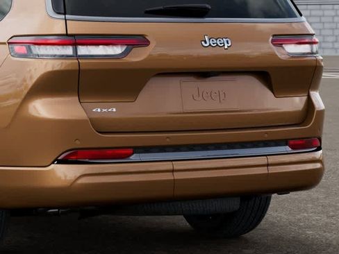 New 2026 Jeep Grand Cherokee L Limited AWD/4WD image 13