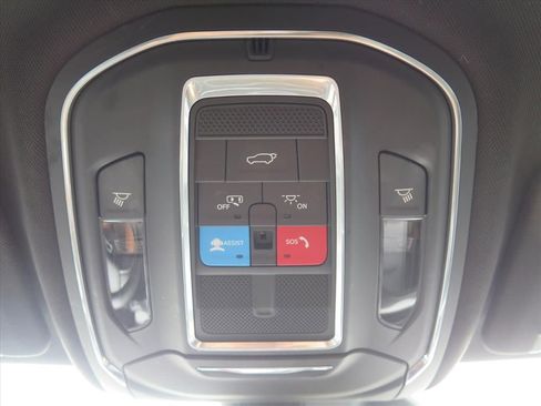 Used 2022 Jeep Grand Cherokee L Laredo image 14