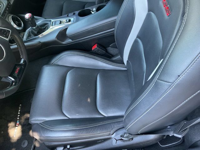 Used 2018 Chevrolet Camaro SS w/ LPO, Ground Effects Package RWD image 16
