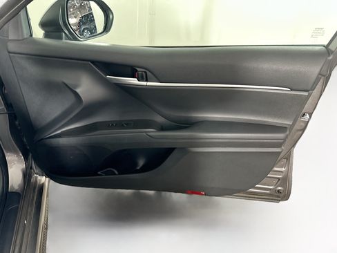Used 2024 Toyota Camry SE FWD image 31