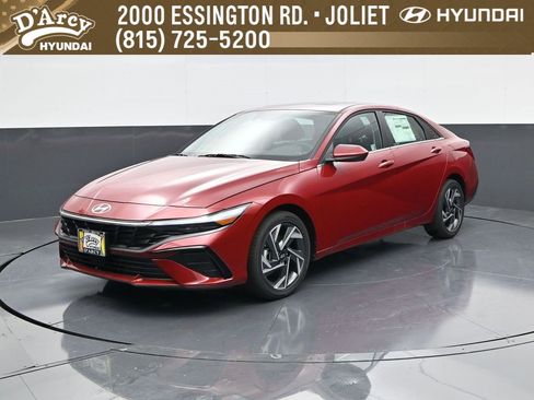 Certified 2025 Hyundai Elantra SEL image 1