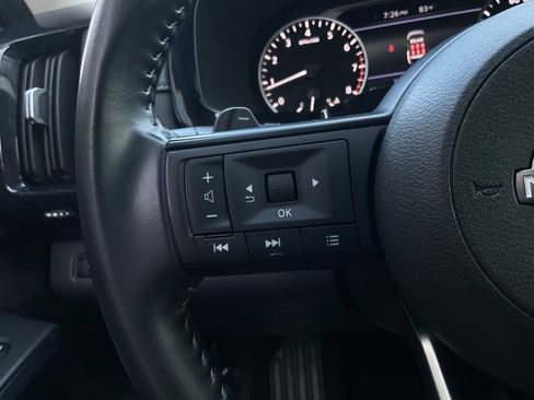Used 2025 Nissan Pathfinder SV FWD image 26