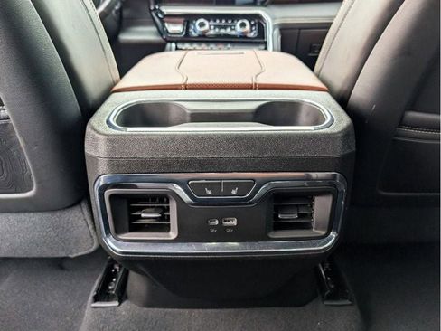 Used 2024 GMC Sierra 3500 Denali Ultimate AWD/4WD image 22