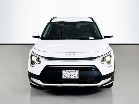 Certified 2023 Kia Niro EX FWD image 2