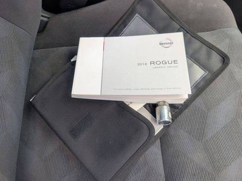 Used 2016 Nissan Rogue SV w/ SV Premium Package FWD image 15