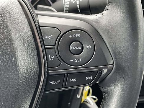 Used 2021 Toyota Camry LE image 21