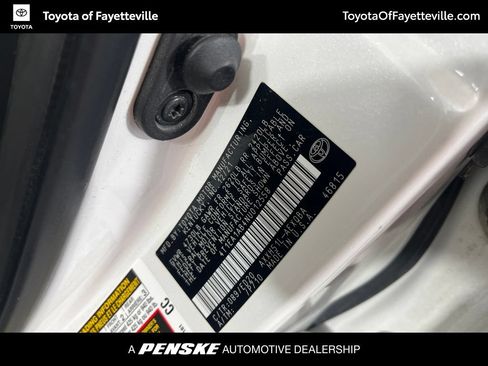 Used 2022 Toyota Avalon XSE FWD image 25