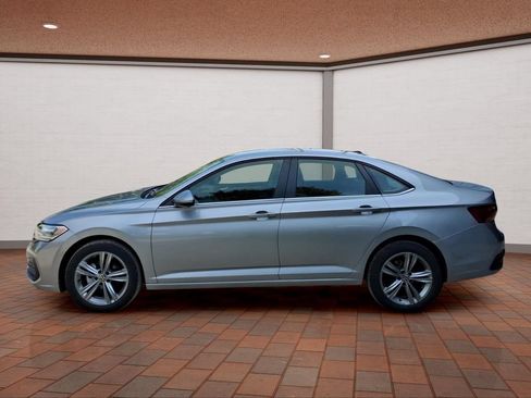 Used 2024 Volkswagen Jetta SE FWD image 8