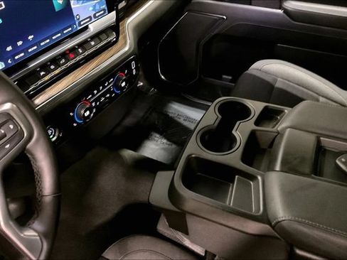 Used 2023 Chevrolet Silverado 1500 LT AWD/4WD image 15