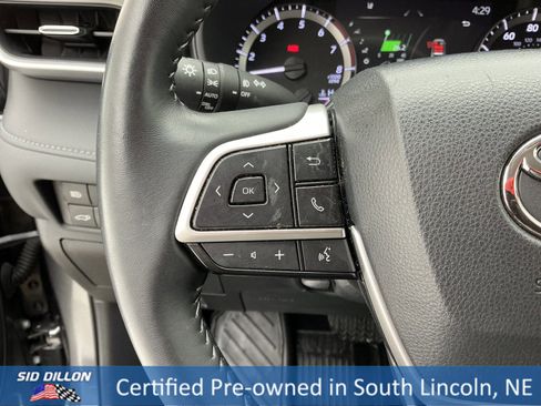 Used 2023 Toyota Highlander LE image 9