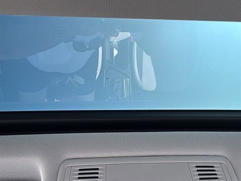 New 2025 Volkswagen Taos SE image 27