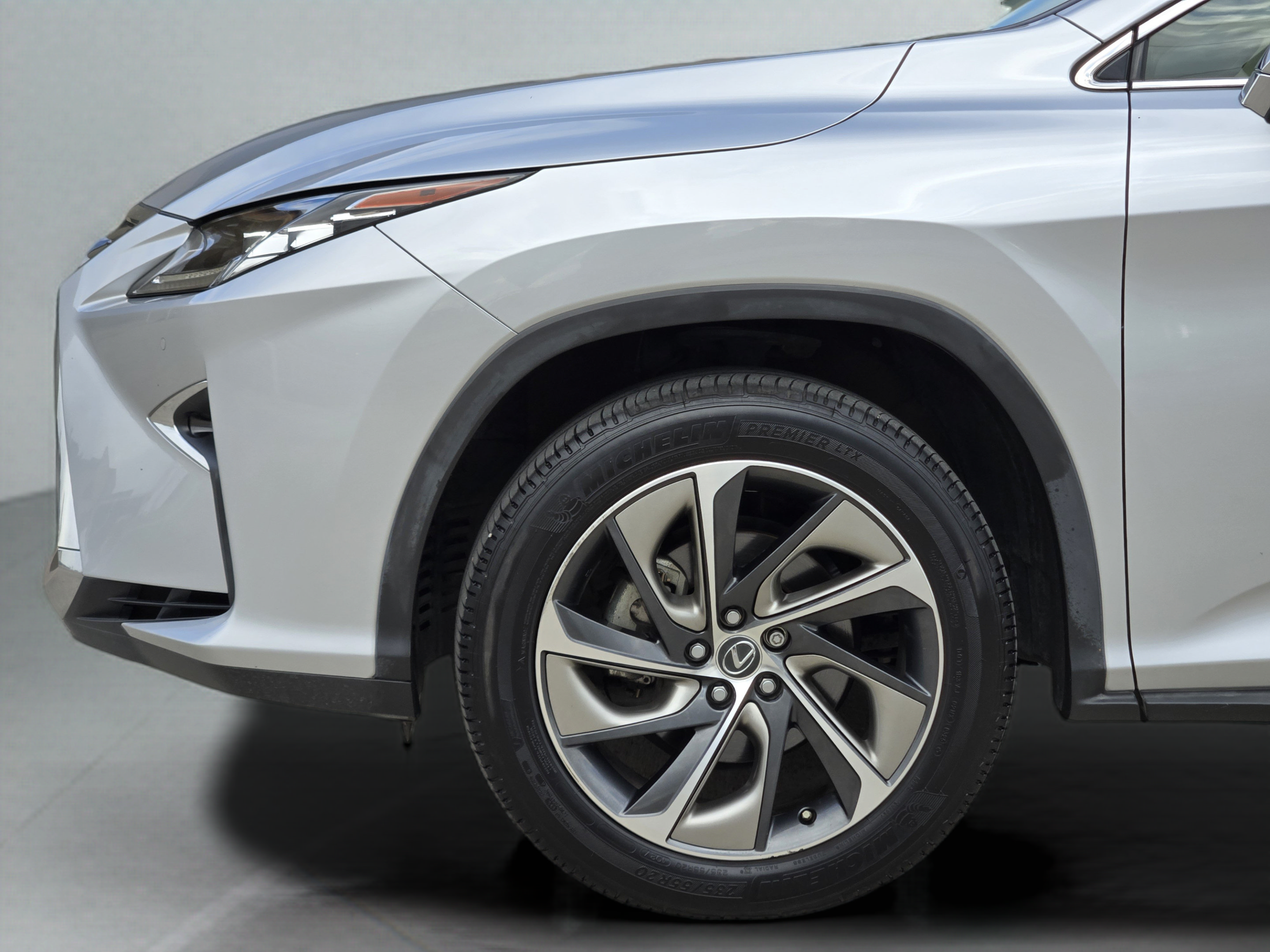Used 2018 Lexus RX 350L Luxury w/ Accessory Package FWD image 40