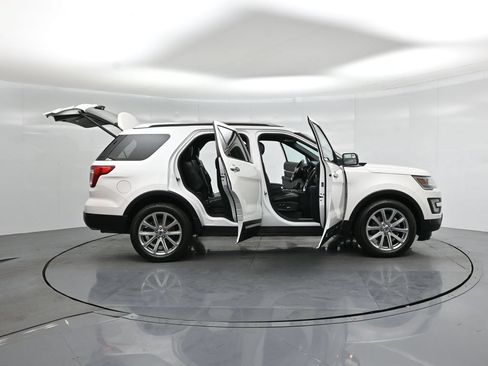 Certified 2017 Ford Explorer Limited FWD image 5