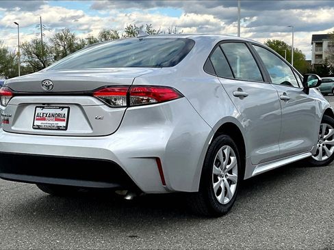 Used 2024 Toyota Corolla LE image 12