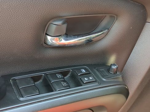 Used 2023 Nissan Titan PRO-4X w/ Pro-4x Convenience Package AWD/4WD image 15