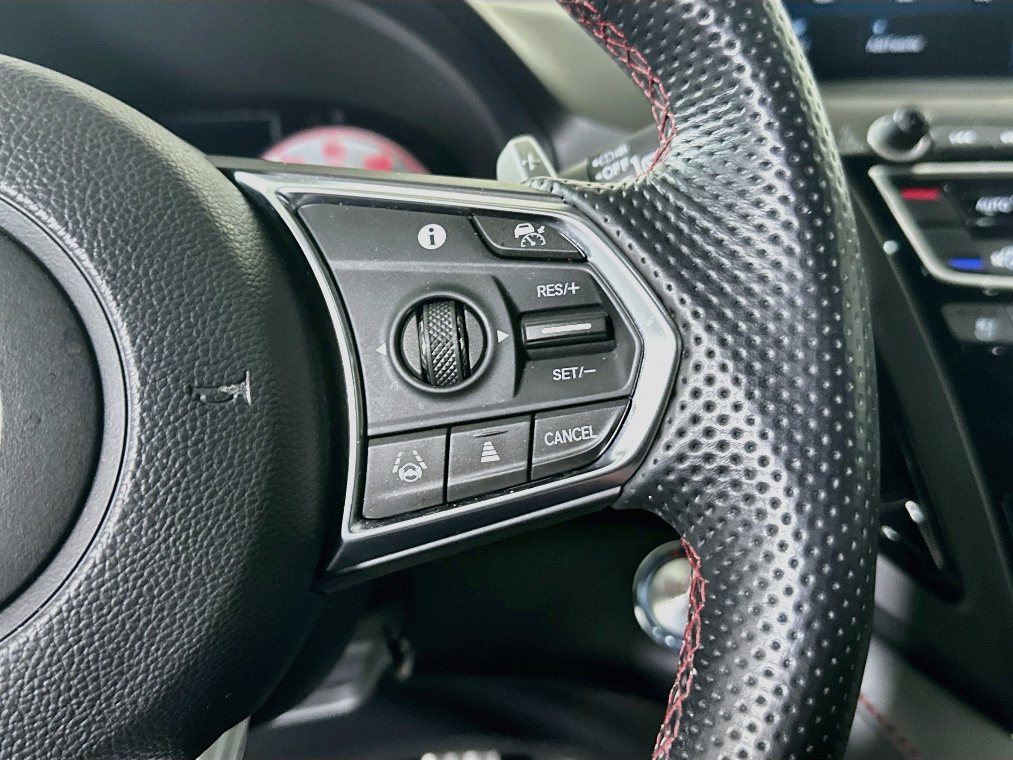 Used 2023 Acura RDX w/ Advance Package FWD image 24