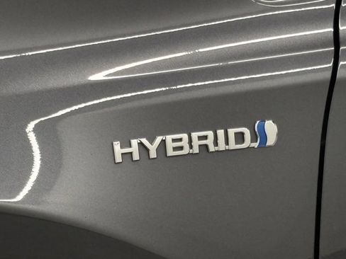 Used 2018 Toyota RAV4 Limited image 7