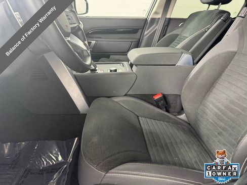 Used 2023 Land Rover Discovery S image 14