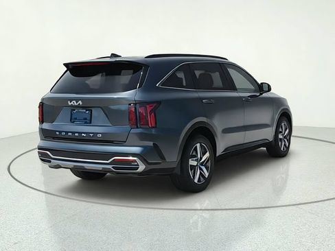 Certified 2022 Kia Sorento S w/ Panoramic Sunroof Package FWD image 5