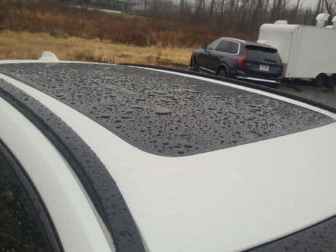 Used 2023 Volvo XC60 T8 Ultimate w/ Climate Package image 2