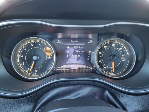 Used 2022 Jeep Cherokee Latitude Lux image 18