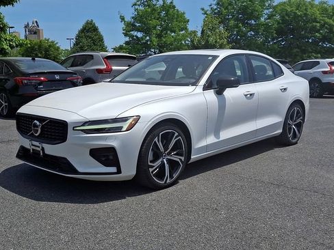 Used 2024 Volvo S60 B5 Core w/ Climate Package AWD/4WD image 3