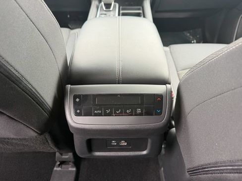 Used 2024 Nissan Pathfinder SV FWD image 27