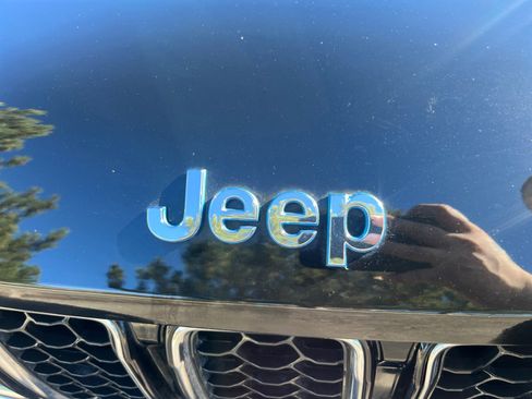 Used 2022 Jeep Grand Cherokee Overland image 23