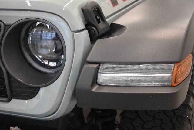 Used 2024 Jeep Wrangler Unlimited Rubicon w/ Safety Group AWD/4WD image 15
