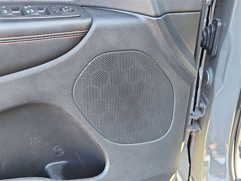 Used 2025 Dodge Durango GT image 12