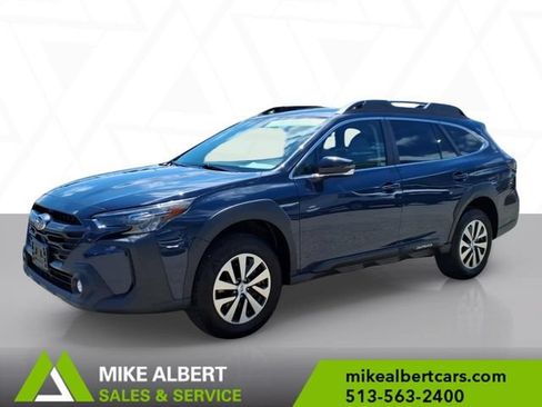 Used 2024 Subaru Outback Premium AWD/4WD image 3