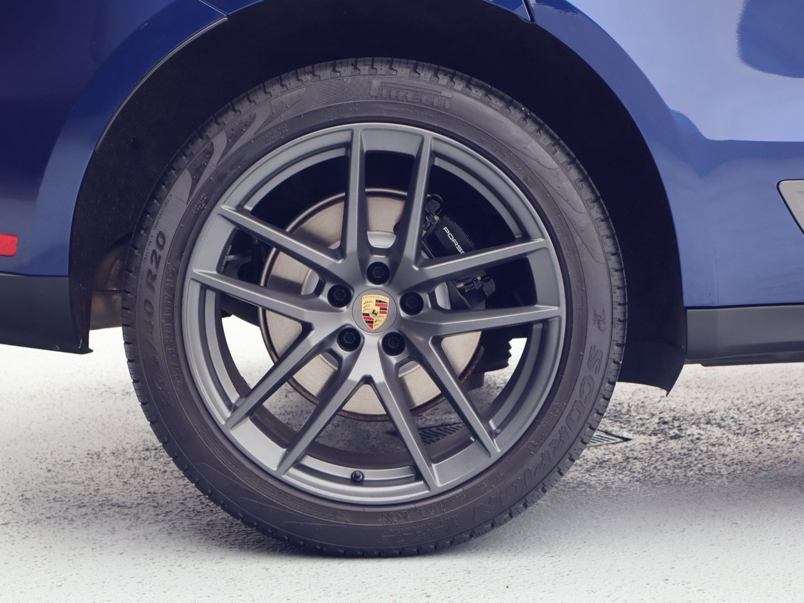 Certified 2023 Porsche Macan Turbo AWD/4WD image 27