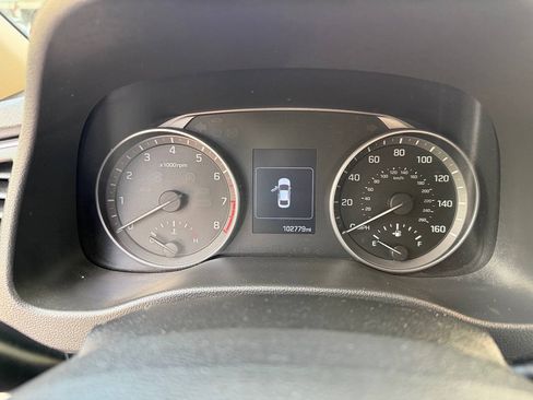 Used 2017 Hyundai Elantra Limited FWD image 25