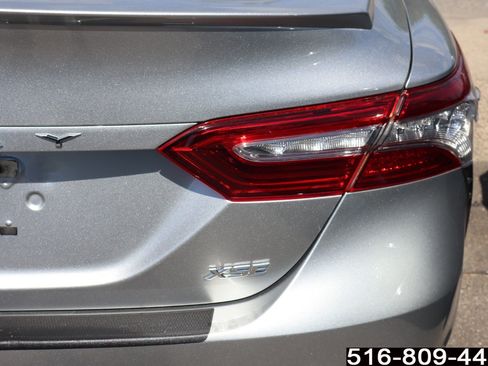 Used 2019 Toyota Camry XSE image 28