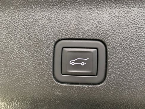 Used 2024 GMC Yukon AT4 w/ Technology Package image 25