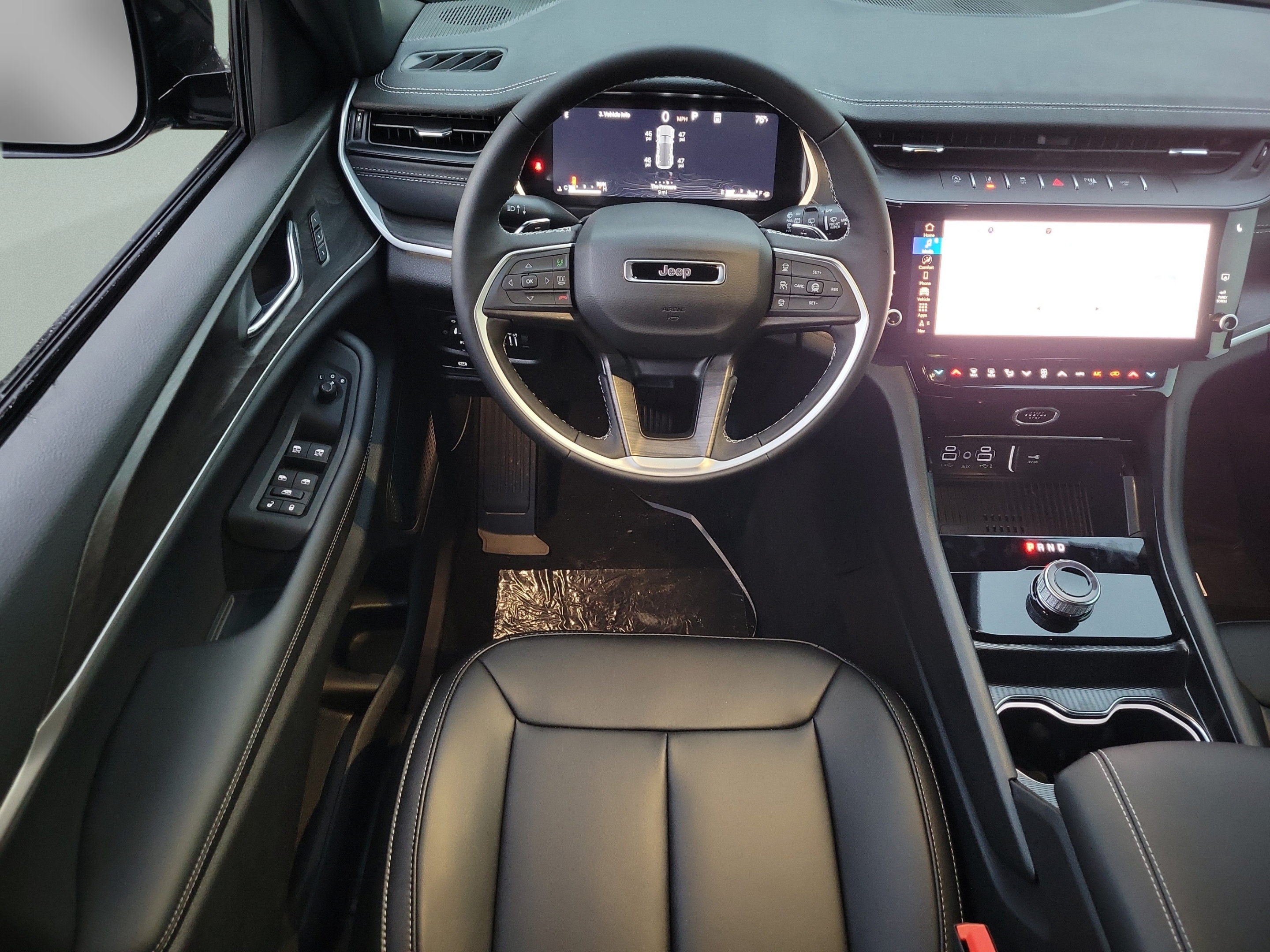 New 2027 Jeep Grand Cherokee Limited RWD image 8