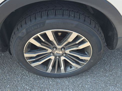 Used 2016 Ford Explorer Platinum AWD/4WD image 11