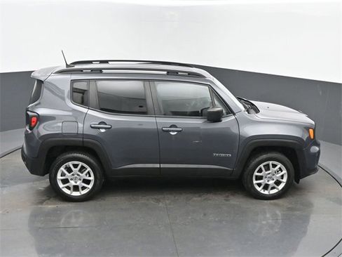 Used 2022 Jeep Renegade Latitude image 43