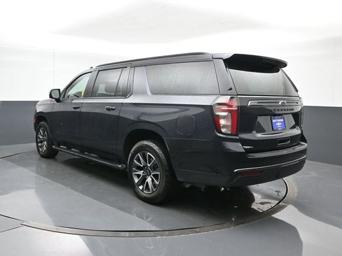 Used 2022 Chevrolet Suburban Z71 w/ Luxury Package image 4