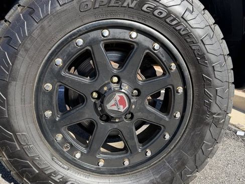 Used 2012 Toyota Tundra 4x4 CrewMax w/ SR5 Pkg image 3