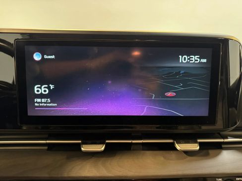 Used 2022 Kia Carnival EX FWD image 15