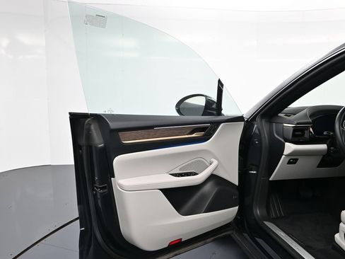 Used 2024 Porsche Macan 4 Electric image 15