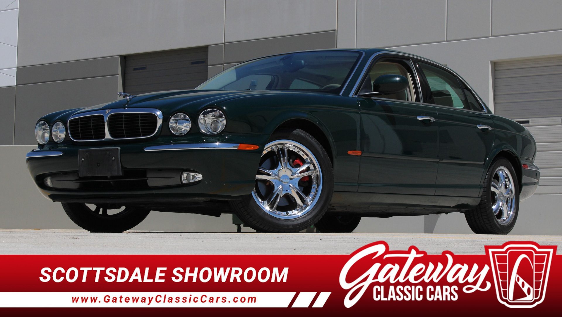 Used 2004 Jaguar XJ8 RWD image 1