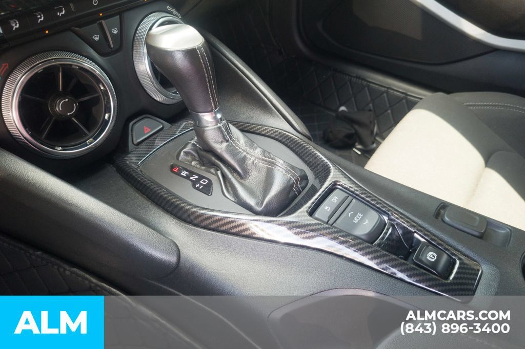 Used 2021 Chevrolet Camaro LT RWD image 10