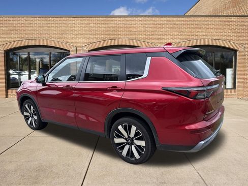 Used 2025 Mitsubishi Outlander SE AWD/4WD image 11