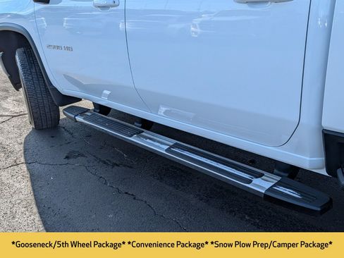 Used 2021 Chevrolet Silverado 2500 LT w/ Convenience Package image 8