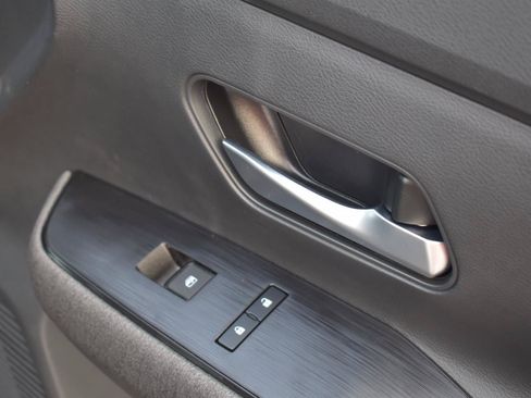 Used 2026 Nissan Kicks SV w/ SV Premium Package FWD image 45