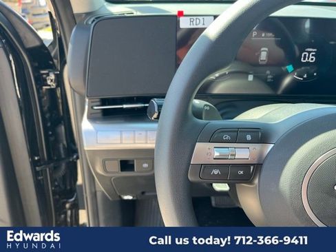 New 2025 Hyundai Kona SE image 13