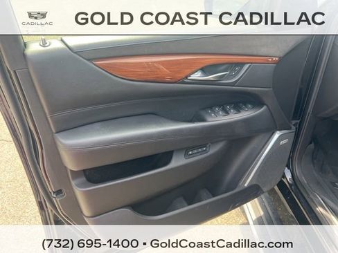 Used 2019 Cadillac Escalade ESV Premium Luxury image 19